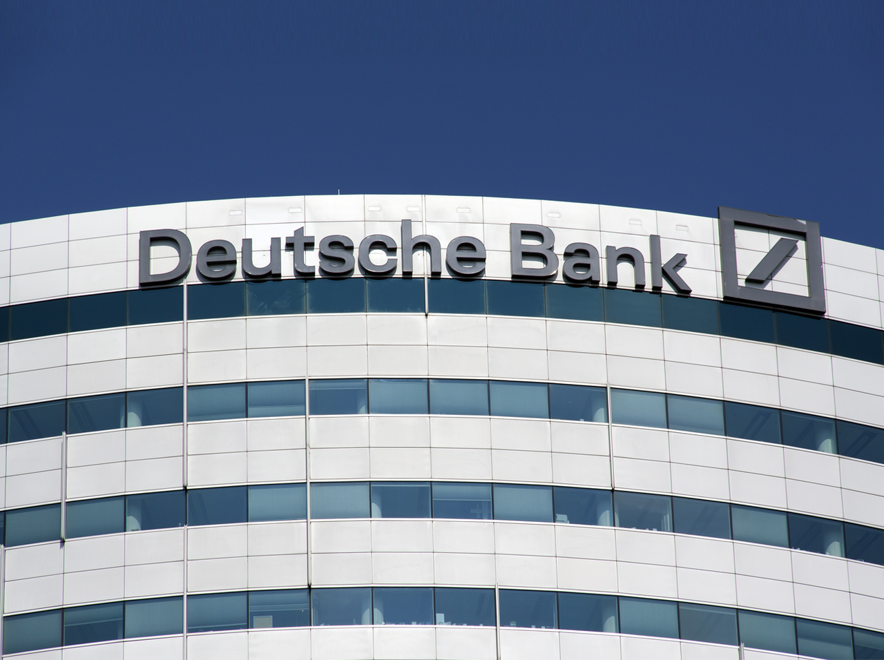 Deutsche Bank: Aktie erlebt ein Desaster - jetzt reden die Experten