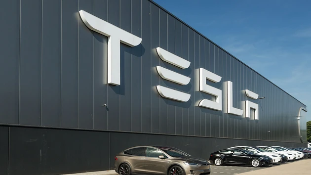 Tesla: Ausbau der 
