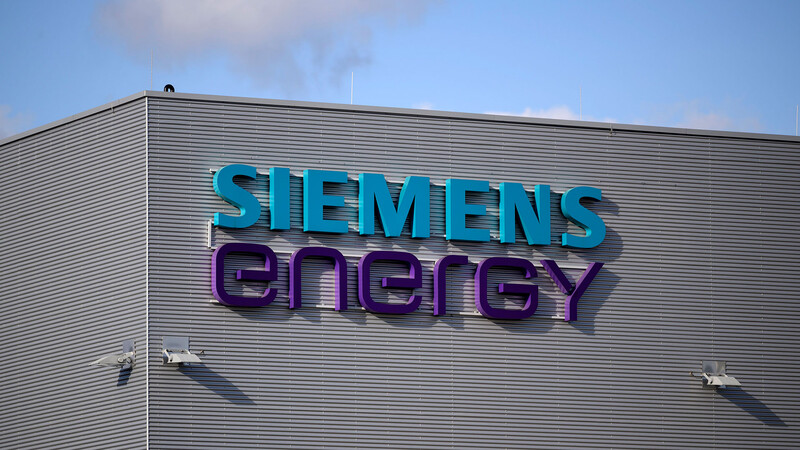 Platz 2: Siemens Energy -35,7%; Das Wind-Desaster mit fehlerhaften Onshore-Turbinen und Problemen beim Hochlauf der Offshore-Fertigung hat einen Milliardenverlust eingebrockt. Eine nachhaltige Lösung ist noch nicht gefunden.