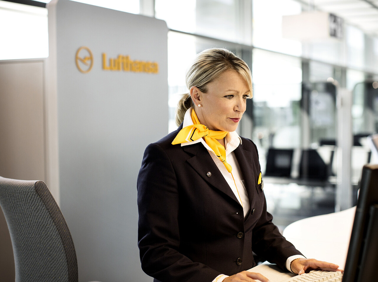 Lufthansa „fliegt mal rechts ran“