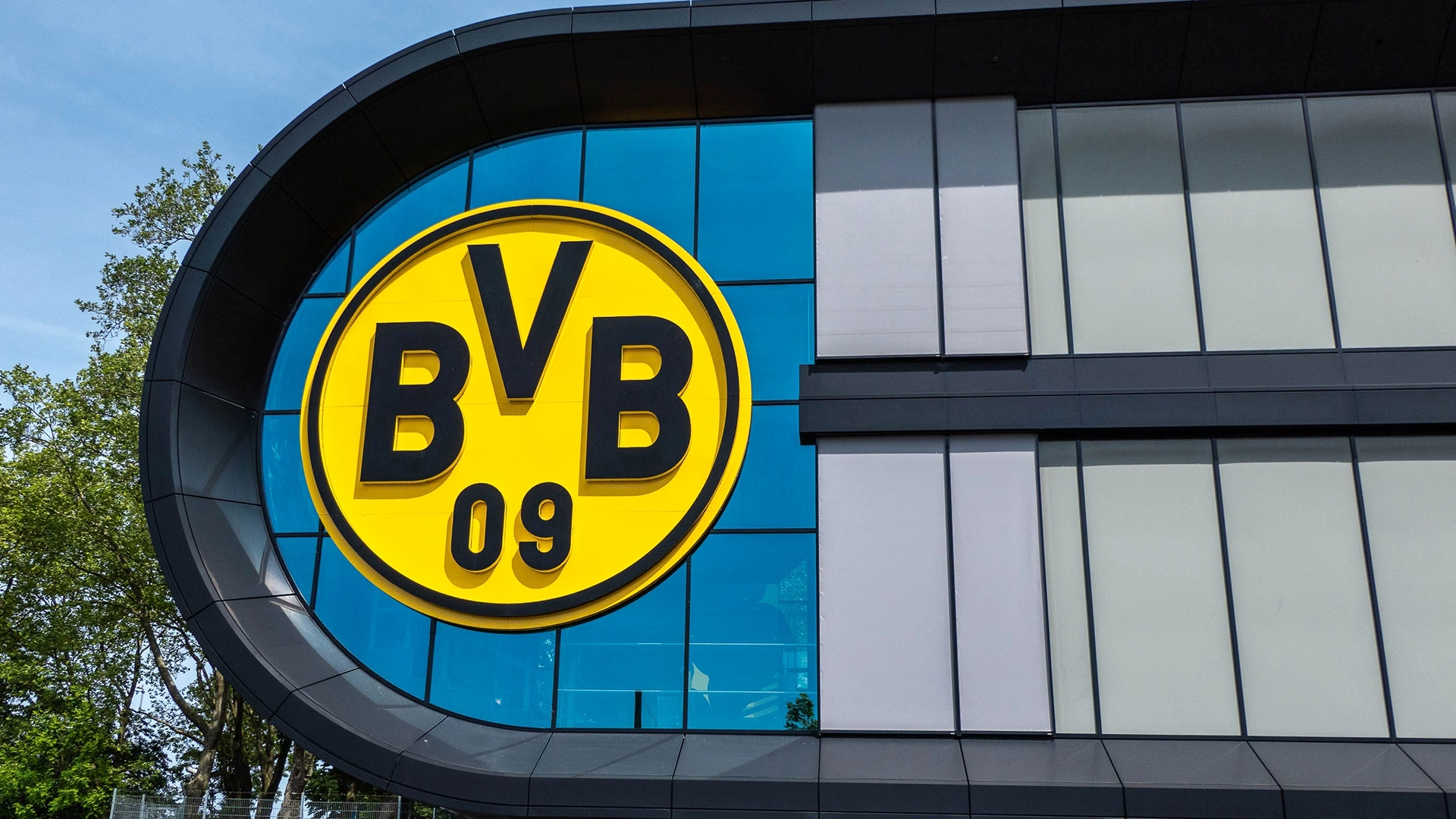 Borussia Dortmund auf holprigem Terrain: Das bedeuten Saisonstart und Champions&#8209;League&#8209;Herausforderungen für BVB&#8209;Aktie (Foto: Jean-Marc Pierard/Shutterstock)