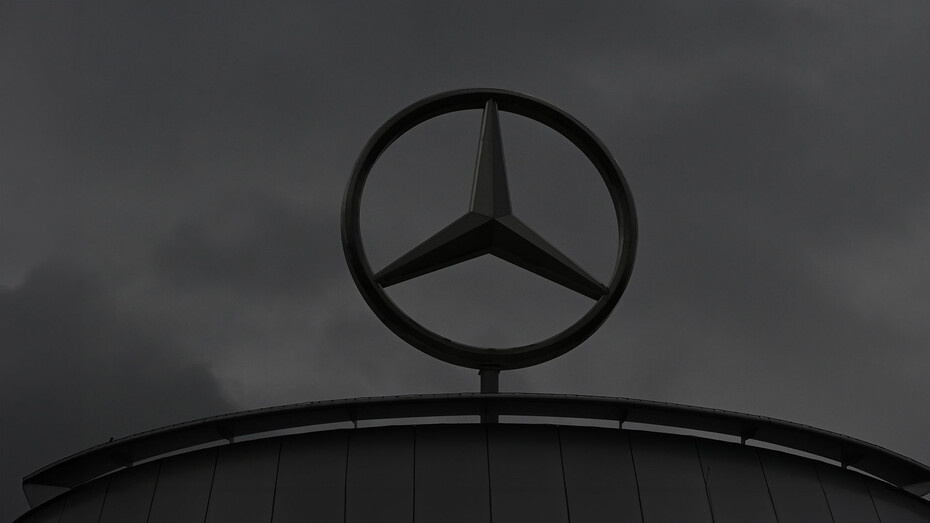  Es droht Ungemach bei Mercedes-Benz (Foto: Bernd Weißbrod/picture alliance/dpa)