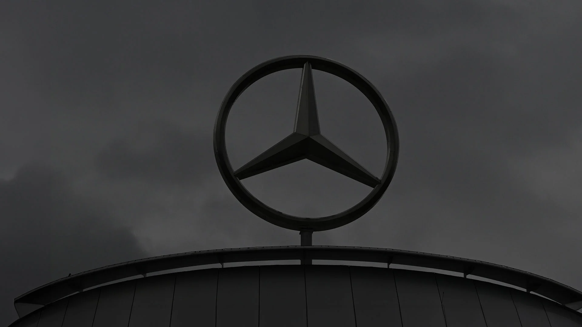 Dividenden‑Schock für Mercedes Benz‑Aktionäre: So geht es mit der Aktie weiter  (Foto: Bernd Weißbrod/picture alliance/dpa)