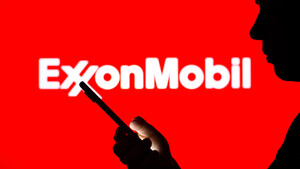 ExxonMobil schlägt Erwartungen und erhöht das Tempo – Aktie fällt dennoch  / Foto: rafapress/Shutterstock