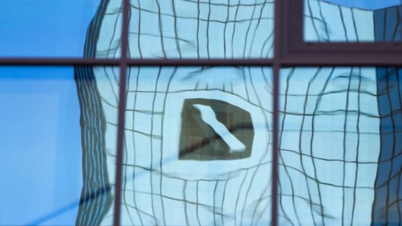 Deutsche Bank bleibt nach Horror-Kursziel von Barclays unter Druck - Stopp bei 10€ beachten!