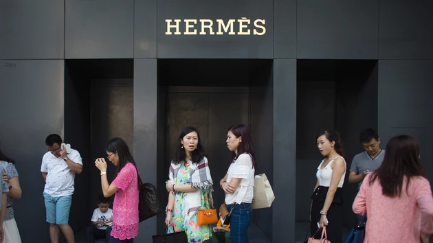 Luxus im Depot: So viel wären 1.000 Euro in Hermès‑Aktien heute wert