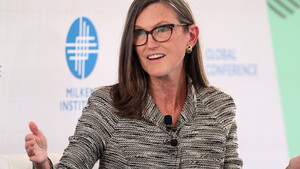 Alibaba: Cathie Wood kauft – Ärger in China