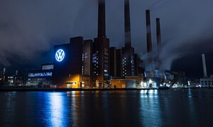 Volkswagen: Belegschaft kocht – VW‑Aktie eiskalt  / Foto: pa/ dpa/ Moritz Frankenberg 