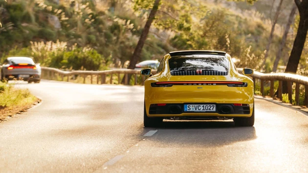 Porsche‑Aktie nach dem Börsengang: Unter Ausgabepreis – VW‑Aktie in Sippenhaft