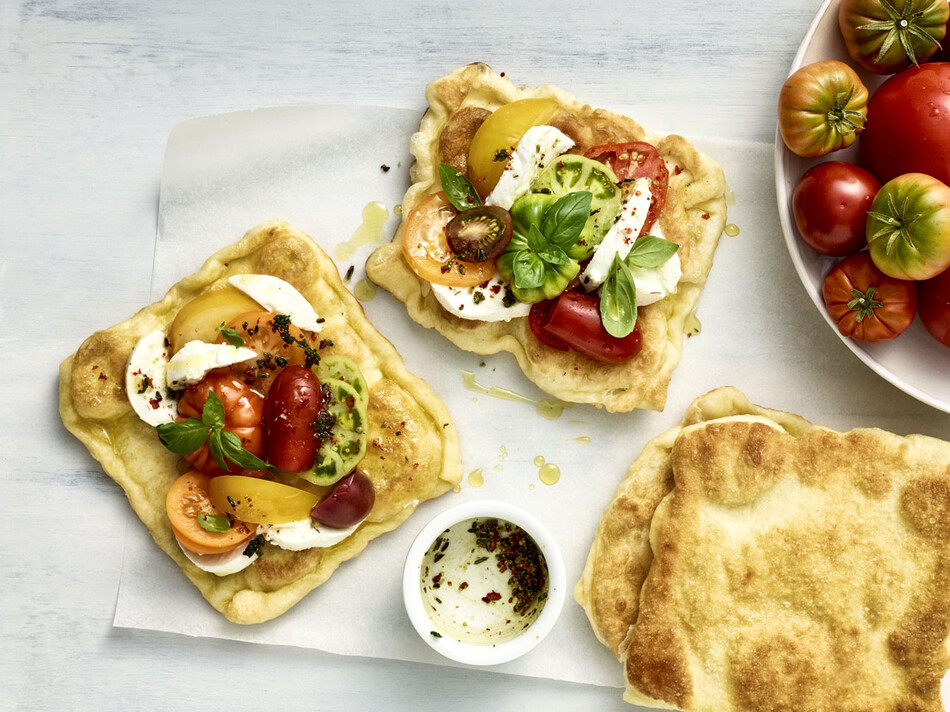 Pizzabrot aus der Pfanne mit Basilikum-Fenchel-Salz - Rezept von ...