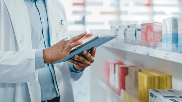 Shop Apotheke Europe dreht ins Plus: Gerüchte rund um Zur Rose beflügeln