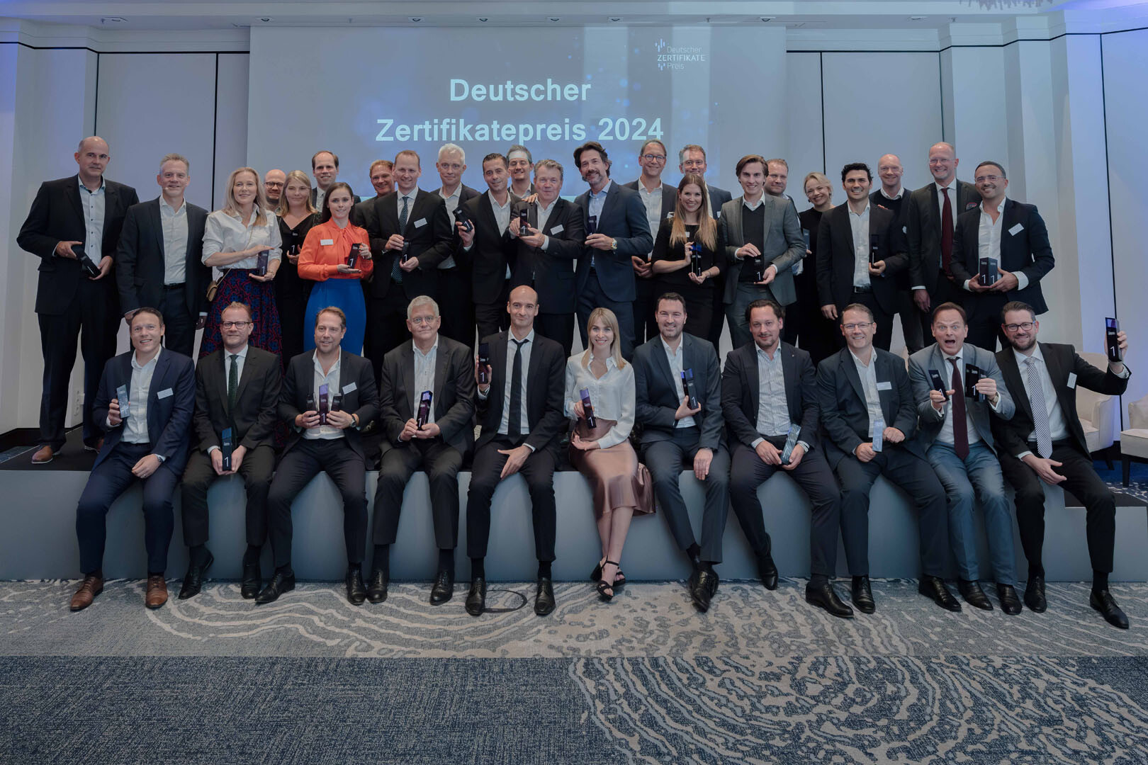 Die Gewinner des Deutschen Zertifikatepreises 2024, verliehen in Frankfurt