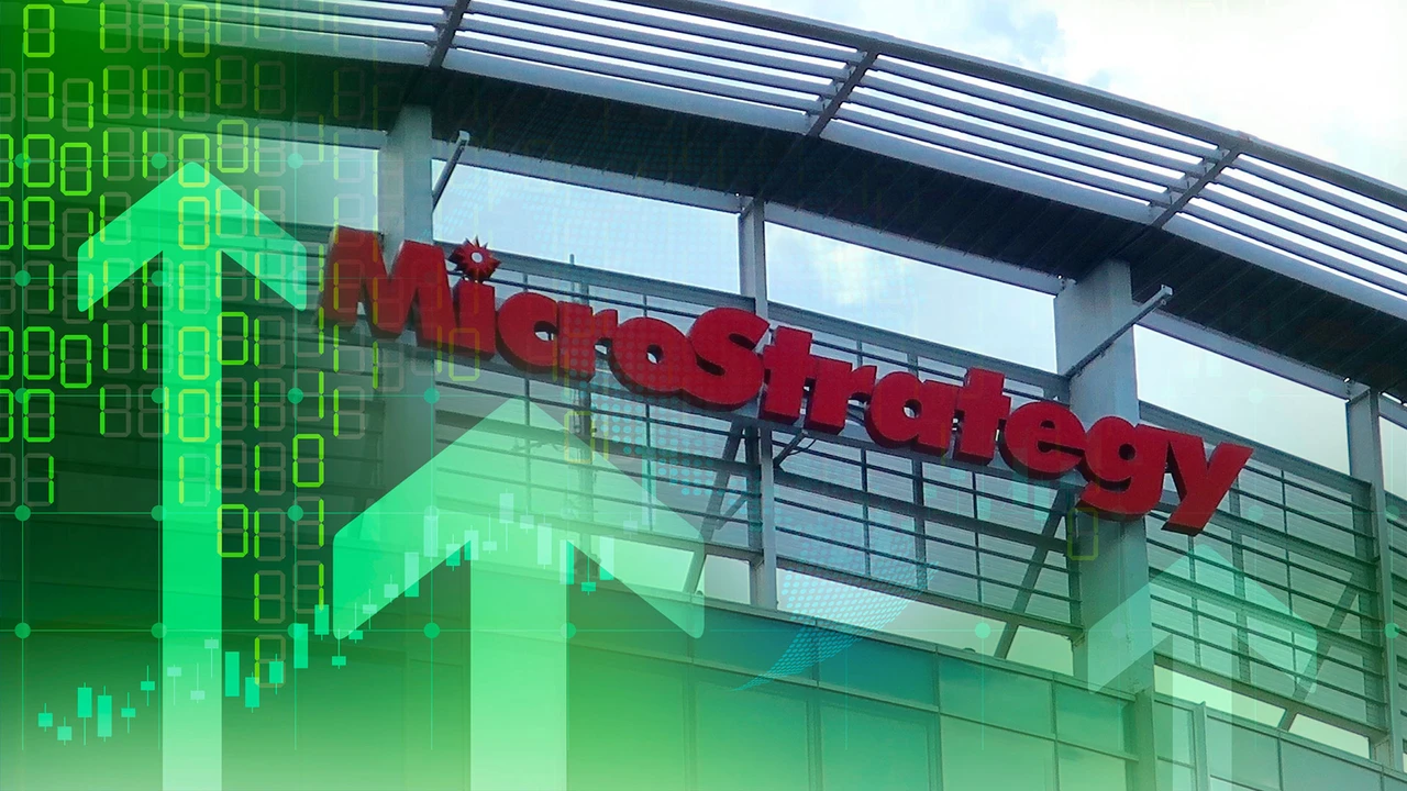 MicroStrategy: Kursexplosion durch Nasdaq-100-Aufnahme?