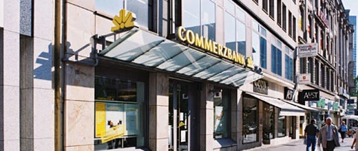 Commerzbank und Deutsche Bank: Aktien knicken ein