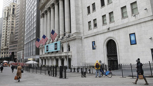 Schlussglocke: Dow Jones und Nasdaq geben Gas, Tesla kommt unter die Räder – der Tag an der Wall Street  / Foto: IMAGO