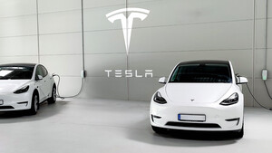 Tesla: Analystenkommentare beflügeln – Aktie knackt wichtige Marke  / Foto: CHROMORANGE/Michael Bihlmayer/dpa/picture alliance