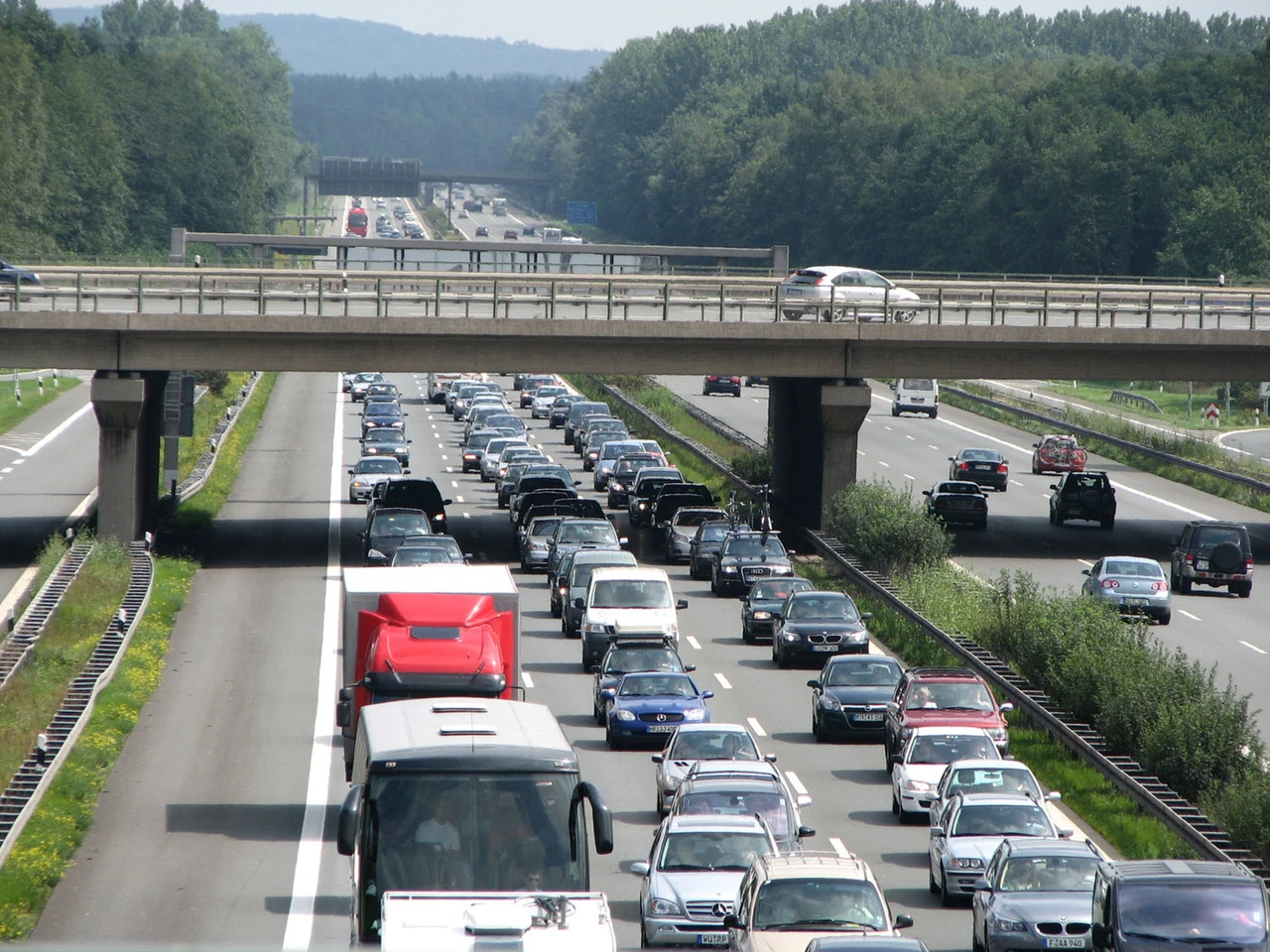 Milliardenschwere Übernahmeschlacht: Hochtief gegen Atlantia – Kampf um Spaniens Geldmaschine
