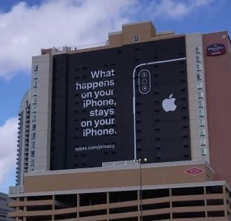 Apple hat eine Nachricht für Amazon und Google - und die steht auf einer ganzen Hausfassade