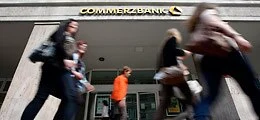 Commerzbank&#8209;Aktie nach Einigung mit US&#8209;Behörden an Dax&#8209;Spitze (Foto: Börsenmedien AG)