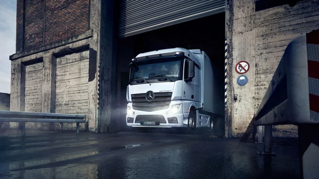 Daimler: 1 plus 1 gleich 3
