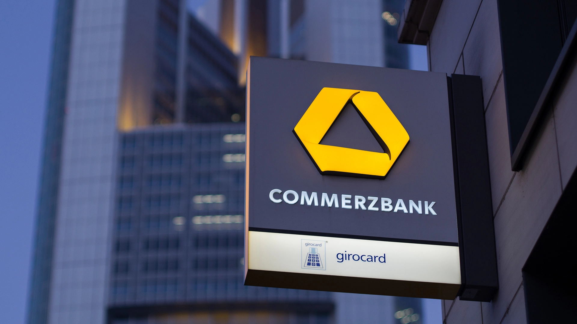 Commerzbank&#8209;Aktie auf 6&#8209;Jahreshoch und trotzdem noch Potenzial (Foto: Lurchimbach/Shutterstock)
