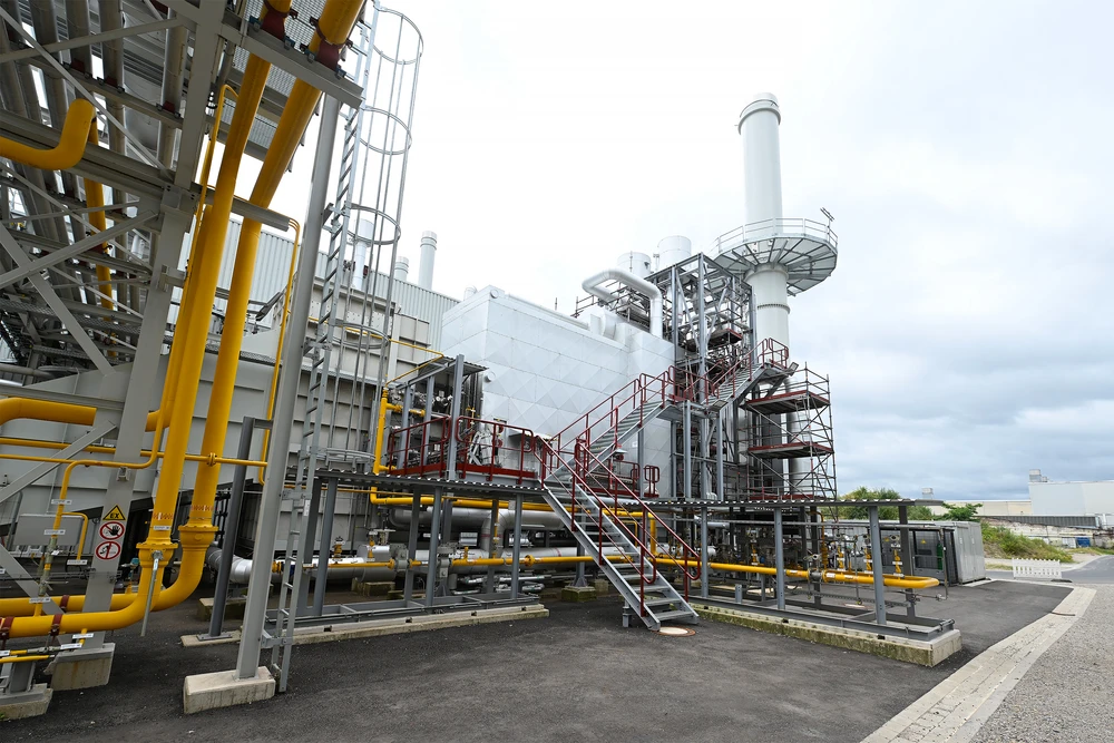 Seitenansicht des neuen KWK-Kraftwerks in Neuss (Quelle: E.on)