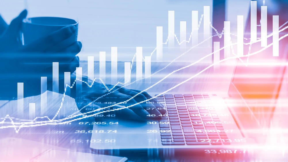 Platz 5: Lloyd Fonds 155% - Vorstand Achim Plate hat die Gesellschaft ohne großes Aufsehen neu ausgerichtet und zu einem bankenunabhängigen Asset Manager und Vermögensverwalter mit einem gehörigen Schuss Fintech geformt. Gezielte Übernahmen haben ihre positive Wirkung nicht verfehlt. 