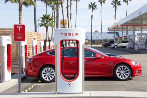 Tesla: Autos gehen 