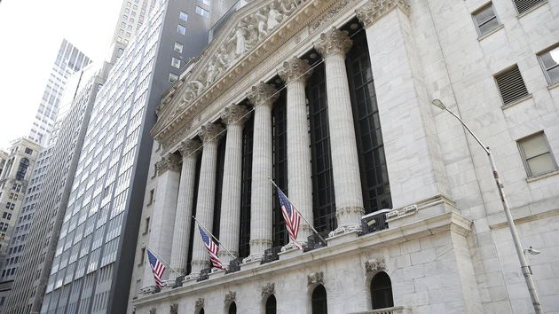 Schlussglocke: Dow Jones vor Feiertag träge – Tech‑Aktien erholen sich