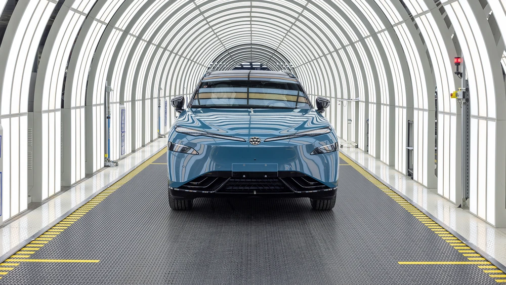 Das erste gemeinsame von VW und XPeng entwickelte Auto rollt vom Band