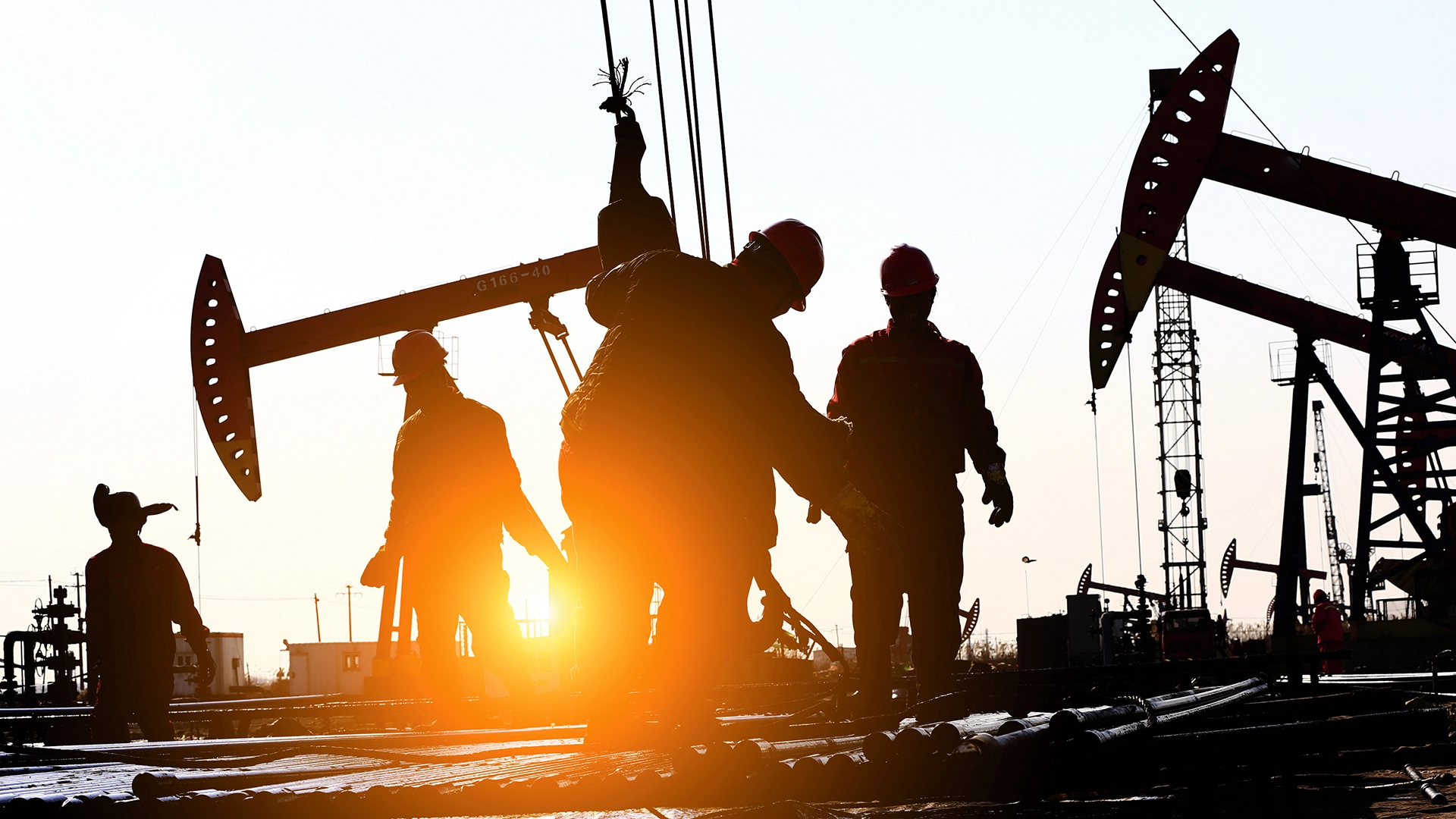 Ölpreisexplosion voraus: Darauf setzen die Top&#8209;Investoren (Foto: pan demin/Shutterstock)