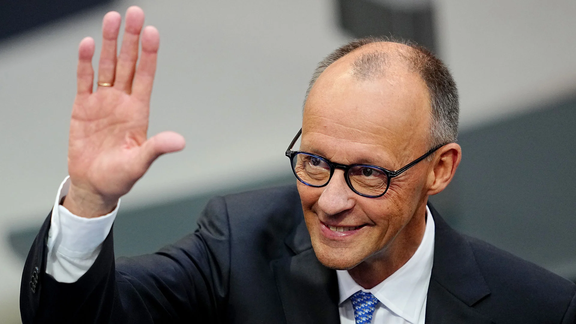 Besser als Klingbeils Steuerreform? Merz' Stromsteuersenkung bringt fast 100 Euro im Jahr  (Foto: Kay Nietfeld/picture alliance/dpa)