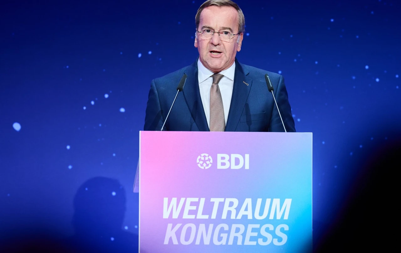 Pistorius: 35 Milliarden für Weltraum-Aufrüstung – eine Aktie hebt ab