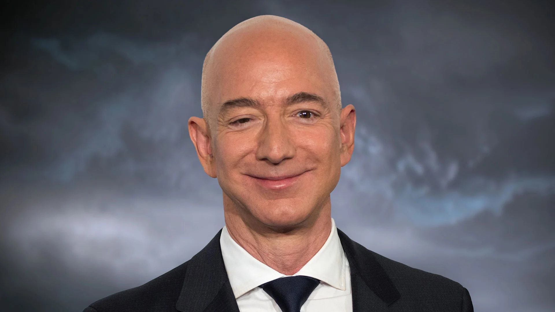 Bezos verkauft noch mehr: Warnsignal für die Amazon‑Aktie?  (Foto: Annegret Hilse/Sven Simon/picture alliance/dpa)