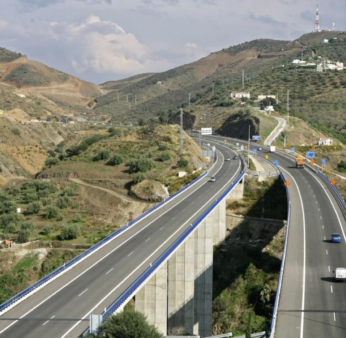 Atlantia verkauft acht Prozent der Hochtief-Anteile, um Geld zu bekommen, Probleme wegen Brückeneinsturz verfolgen Italiener -> Hochtief wegen Überschuss an Angebot unter Druck; keine nachhaltigen Folgen, aber auch kein Kauf!