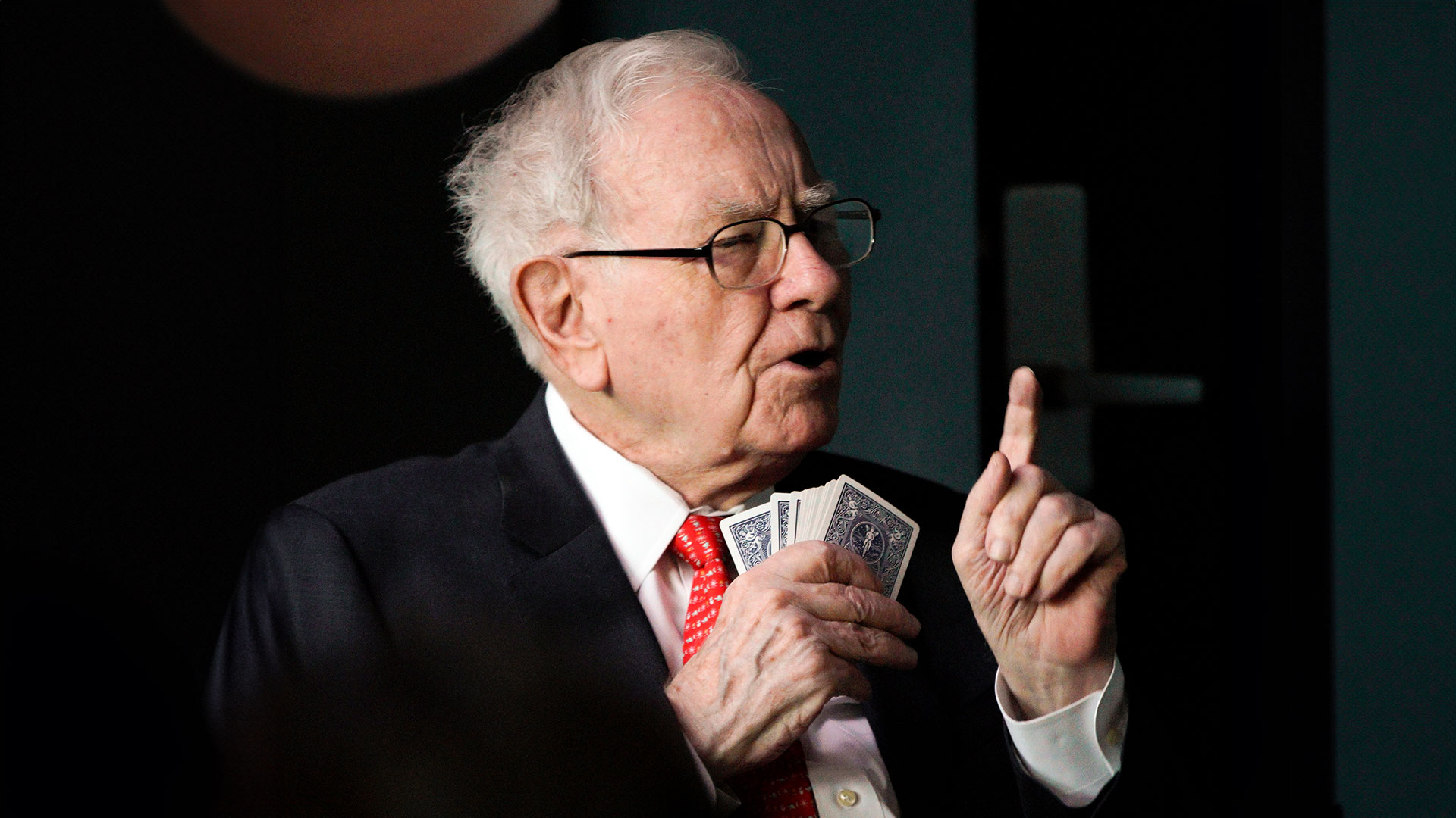 Achtung: Darum könnte es laut Warren Buffett jetzt extrem gefährlich sein, Aktien zu kaufen (Foto: AP Images/Nati Harnik/picture alliance/dpa)