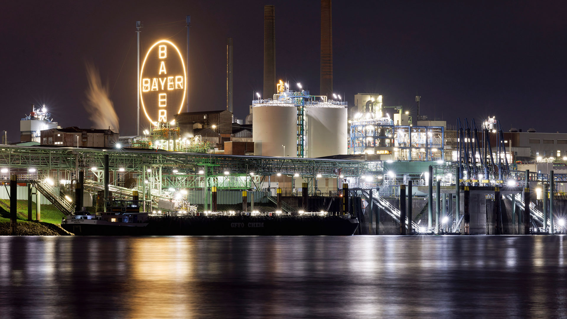 Bayer bekommt frisches Geld: So reagiert die Aktie (Foto: Panama Pictures/Christoph Hardt/dpa/picture alliance)