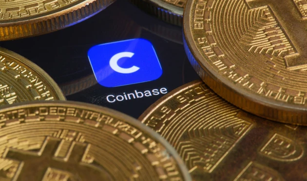 Coinbase: Aktie vor Allzeithoch – Dieser Trump‑Effekt beflügelt
