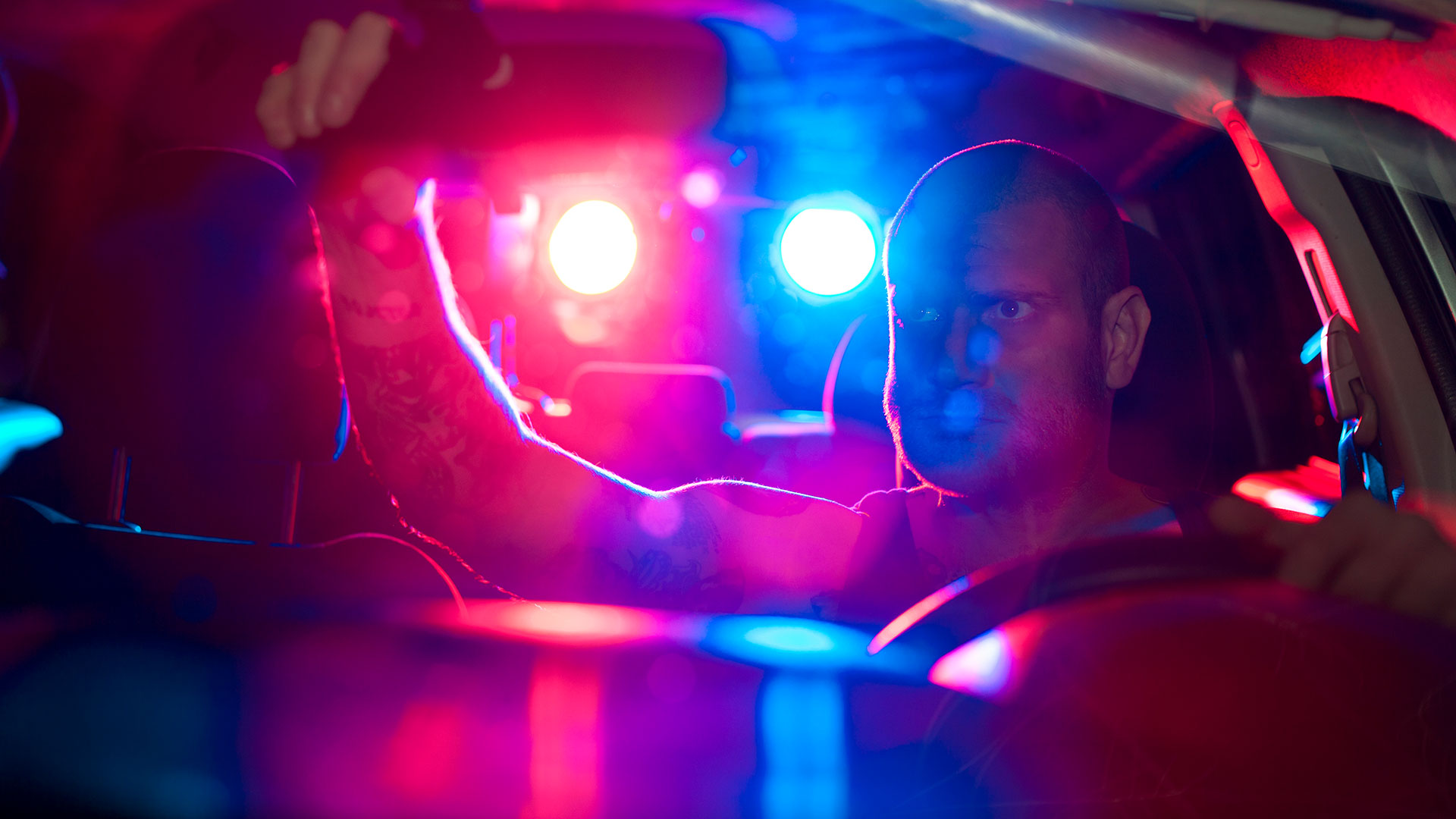 Alarmstufe Rot: Handel mit bekannter Software&#8209;Aktie eingestellt (Foto: LukaTDB/iStockphoto)