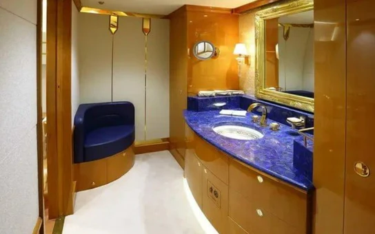 Das Bad im Innern eines anderen Luxus-Jumbos aus Katar