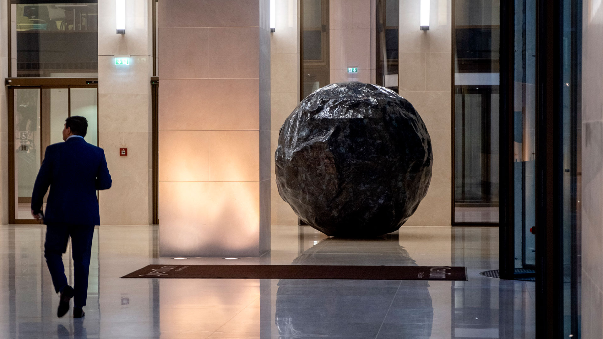 Größter Vermögensverwalter der Welt: So geht es im zweiten Halbjahr an der Börse weiter (Foto: ASSOCIATED PRESS/Michael Probst/picture alliance/dpa)
