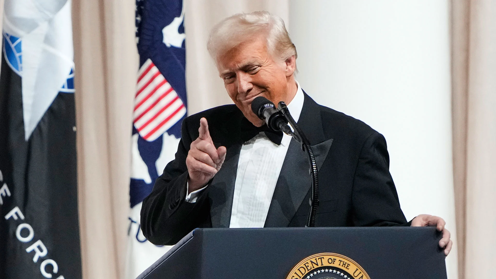 Trump verkauft Aktien von Meta, Microsoft und Amazon und schlägt dafür bei diesem Wert zu  (Foto: ASSOCIATED PRESS/Ben Curtis/picture alliance/dpa)