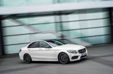 Daimler: Daimler‑Aktie: der Chart sieht verheerend aus und Goldman Sachs schraubt das Kursziel nach oben