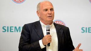 4 gewinnt! Diese Aktien kauft Uli Hoeneß