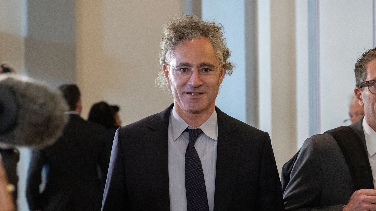 Palantir: CEO Karp verkauft Millionen an Aktien