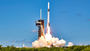 Verbindung steht: Weltraum-Star hebt ab