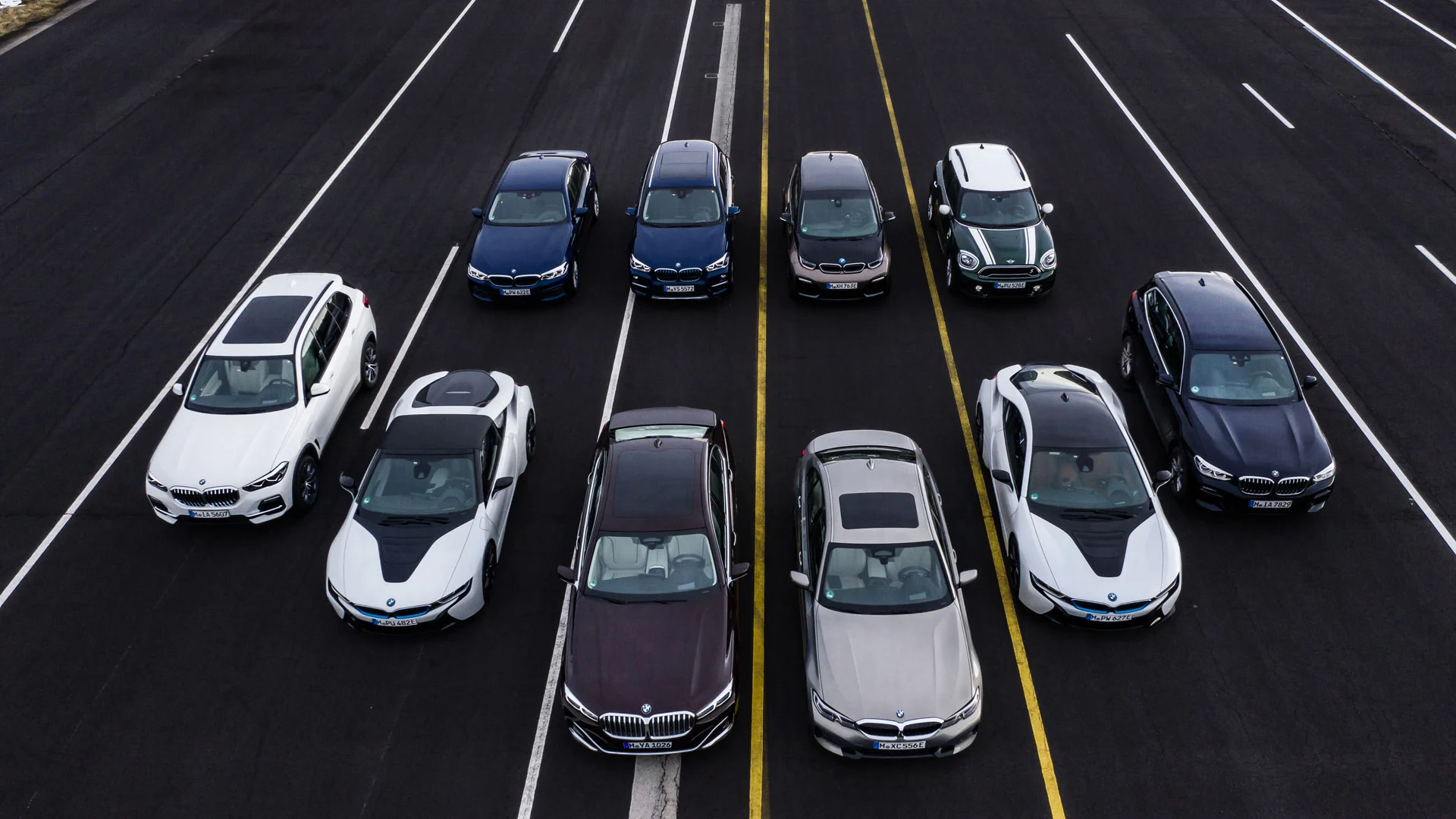 Hohe Dividenden und niedrige KGVs – Diese Auto‑Aktien sind wahre Schnäppchen (Foto: Börsenmedien AG, BMW)