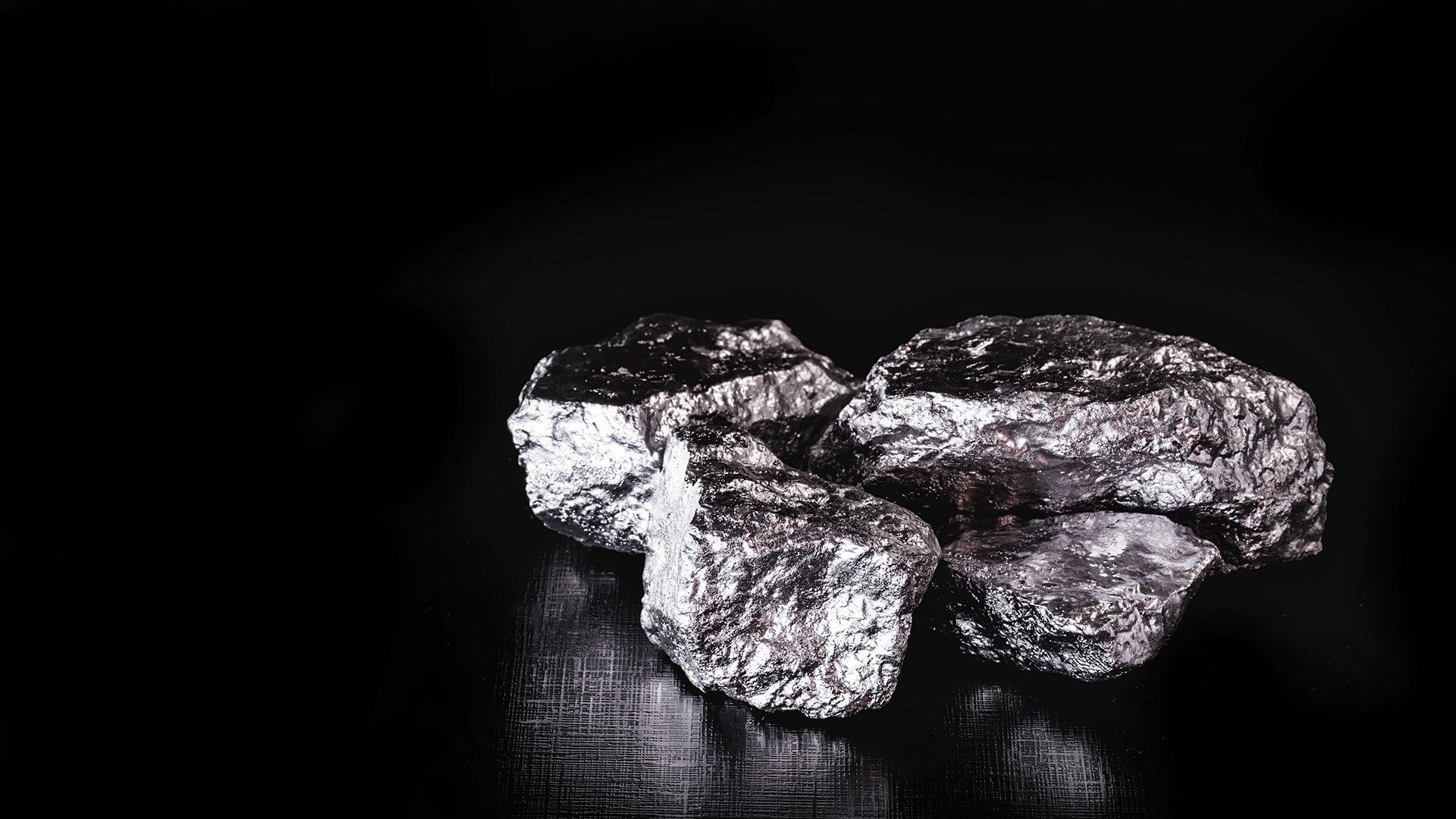 Die heimlichen Stars: Kommen Anleger an diesen 2 Edelmetallen 2025 nicht vorbei? (Foto: Shutterstock)
