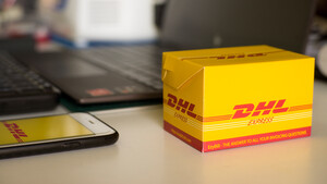 DHL Group: Morgen wird es wieder spannend  / Foto: Djda/Shutterstock