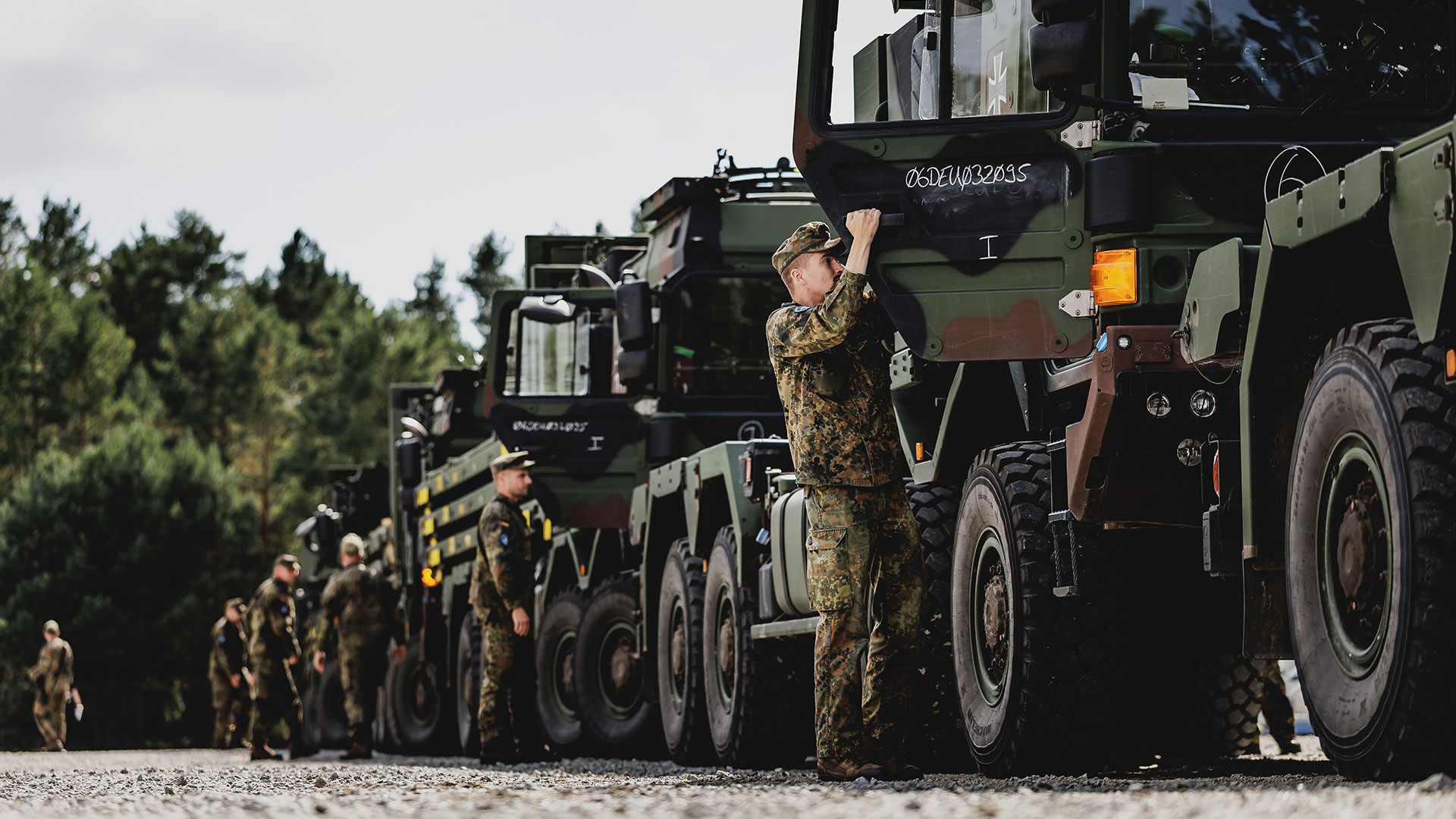 Rheinmetall‑Aktie springt deutlich an: Ist das endlich das Ende des Abwärtstrends? (Foto: Photothek/GettyImages)